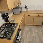 بيت ريفي Spacious 6 Bedroom 3 Bath House In Stoke Gifford-ideal For Contractors *