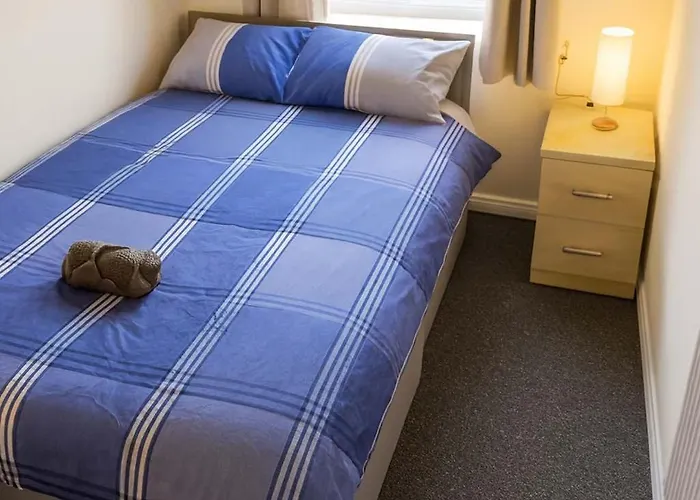 Spacious 6 Bedroom 3 Bath House In Stoke Gifford-ideal For Contractors Inn *