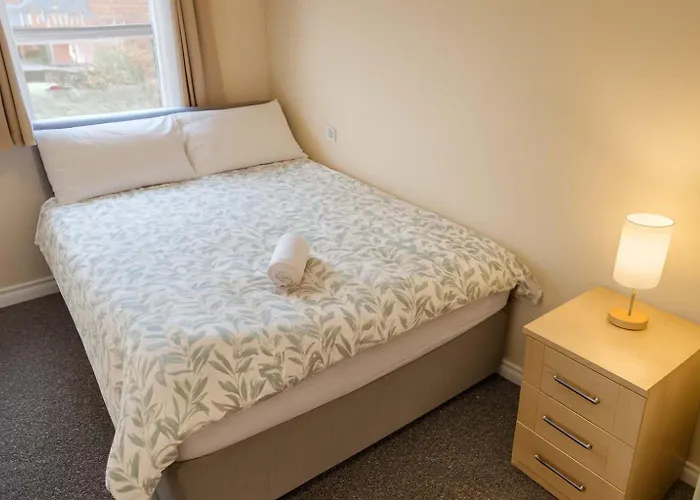 Spacious 6 Bedroom 3 Bath House In Stoke Gifford-ideal For Contractors Bristol