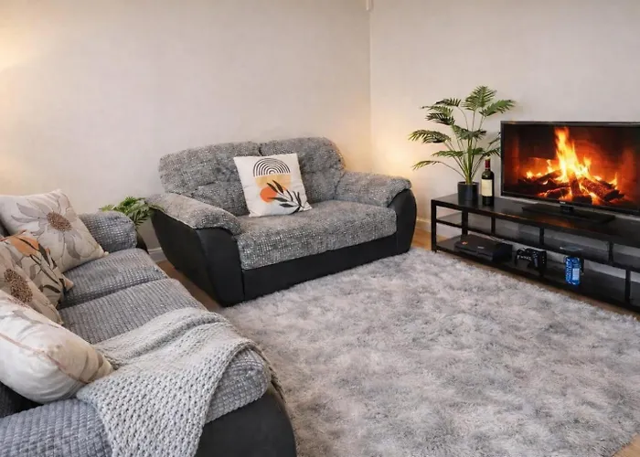 Spacious 6 Bedroom 3 Bath House In Stoke Gifford-ideal For Contractors Inn Bristol