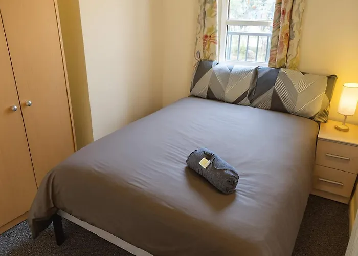 Spacious 6 Bedroom 3 Bath House In Stoke Gifford-ideal For Contractors * Μπρίστολ